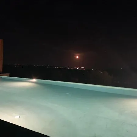Alloggio per agriturismo Barone Alfieri *
